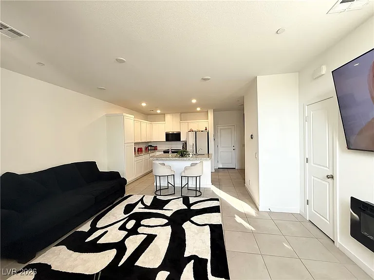 206 Freeport View Pl — Photo 4