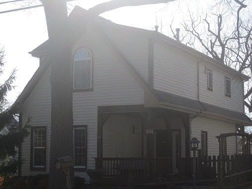 1st image of 225 E Church St