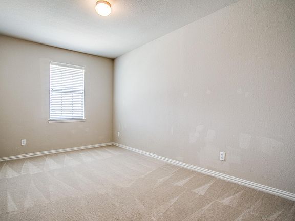 5th image of 15905 Alvarado Dr