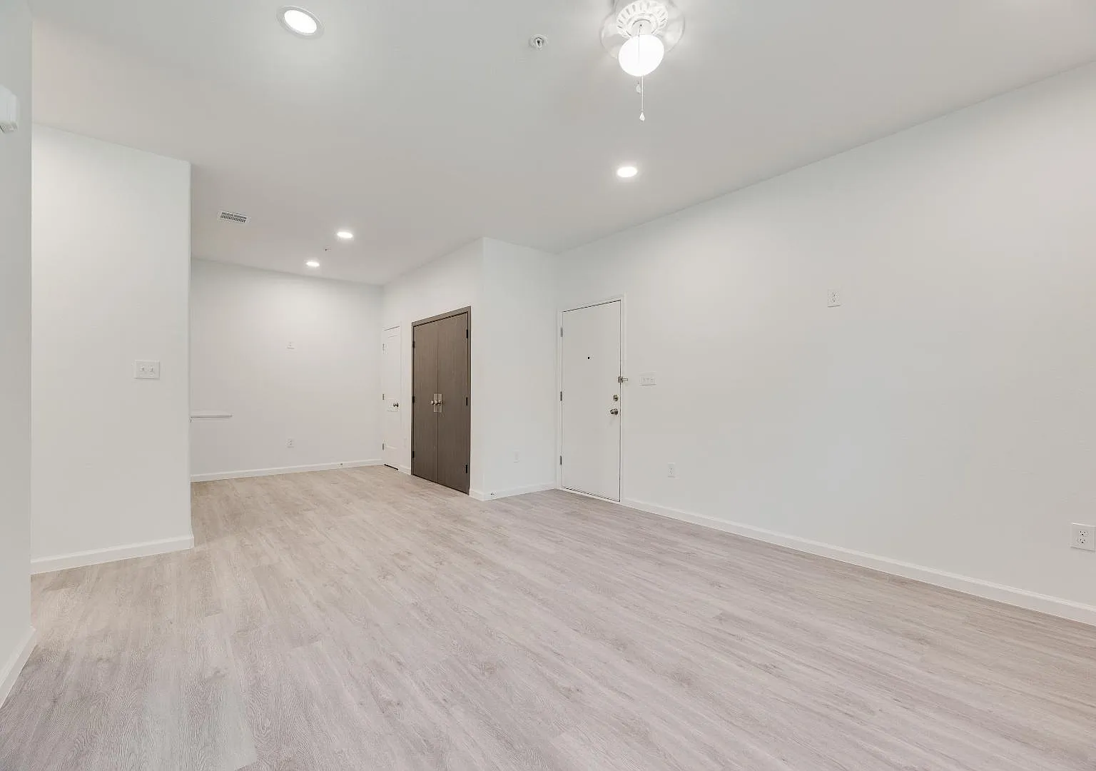 4225 Bernice St - 209 — Photo 2