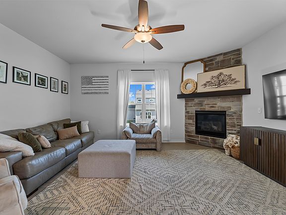 4th image of 608 Cherry Ct