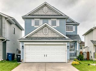 144 S Douglas Ridge Cir SE, Calgary, AB T2Z3C2