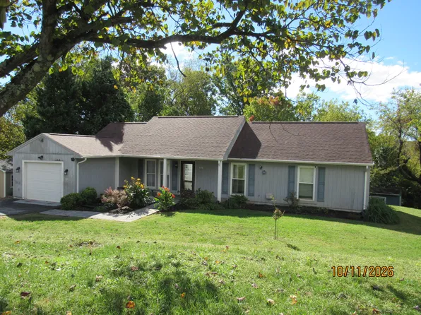 2009 Elizabeth Dr, Vinton, VA 24179