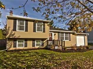 8070 Thurston Dr, Cicero, NY 13039