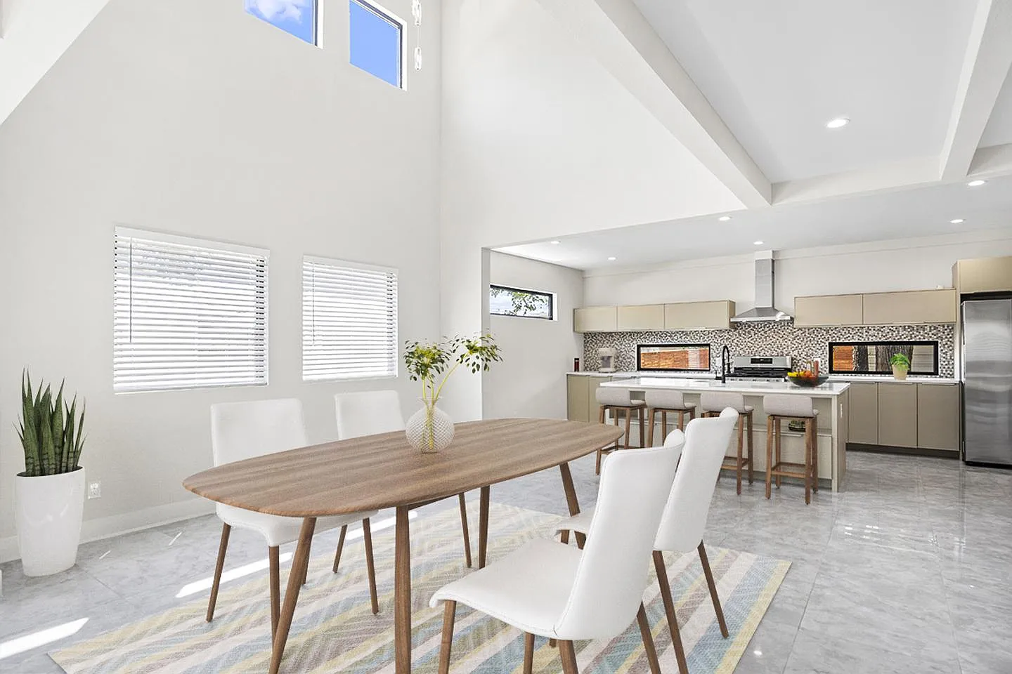 Elegant and updated North Oak Cliff home — Photo 3