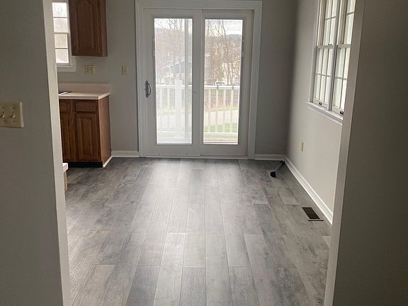 4th image of 512 Worthington Dr APT 13