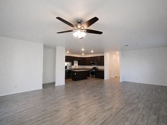 4th image of 165 W Seaside Dr