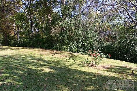 4th image of 950 Mimosa Dr
