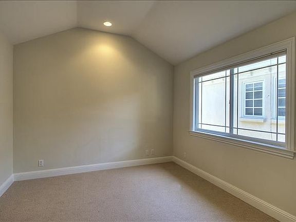 3rd image of 3317 Alameda De Las Pulgas