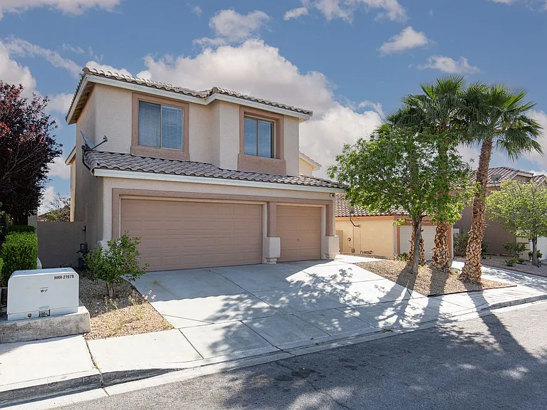 408 Madison Taylor Pl — Photo 1