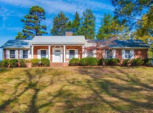 2206 Meadowlark Rd, High Point, NC 27265