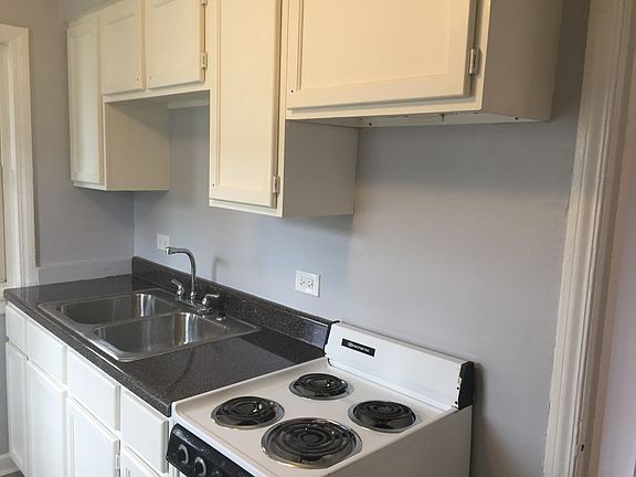 2nd image of 3706 W Monroe St #3702-2E