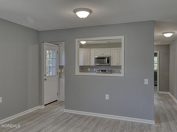 5th image of 17 a Bennington Lane