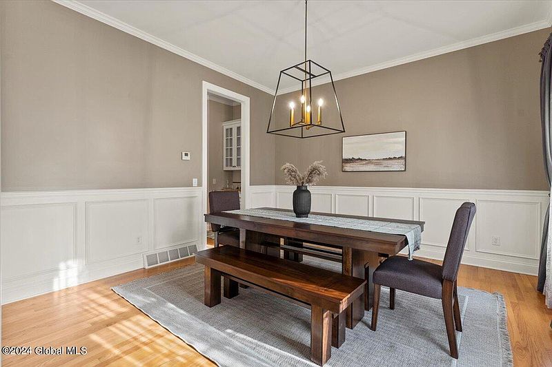 5th image of 12 Fairleigh Way