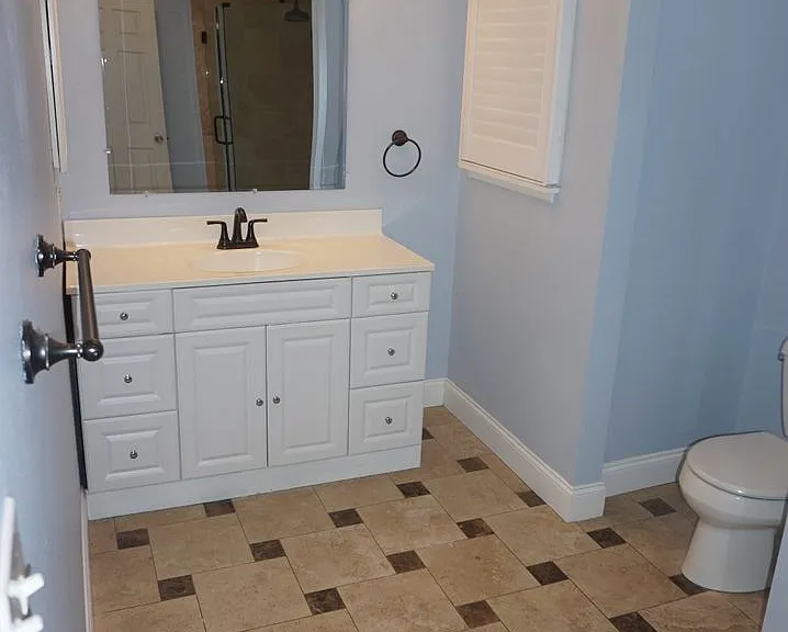 1047 E Tularosa Ave — Photo 11