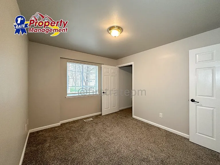 10022 W Garverdale Ln #102 — Photo 10