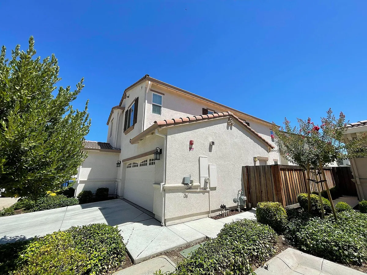Building Photo - 2264 Acero Ct