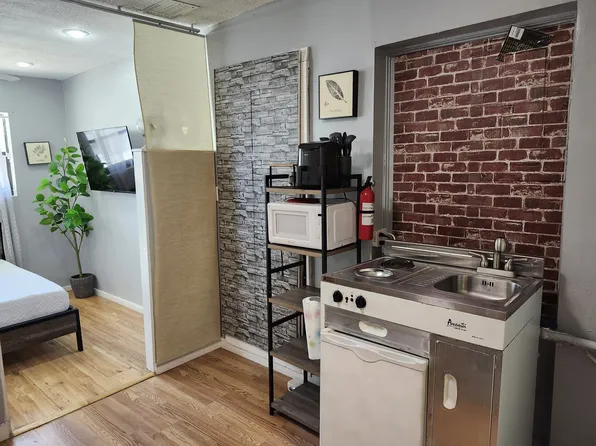 (undisclosed Address), Hallandale, FL 33009