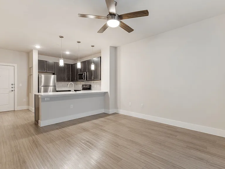 East Vue Ranch Apartments — Photo 59
