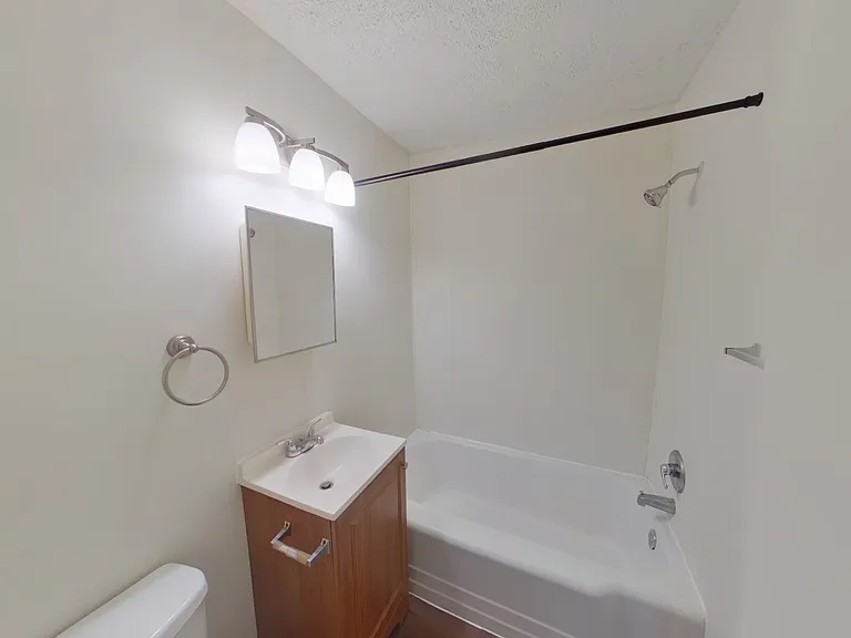 1608 1/2 S Martinson Ave #1 — Photo 7