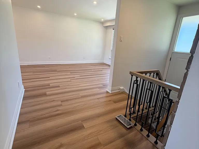 21 Chopin Ave — Photo 4