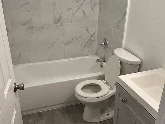 2nd image of 4509 Rosemont Pl