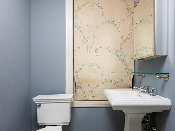 1049 Lexington Avenue image 9 of 20