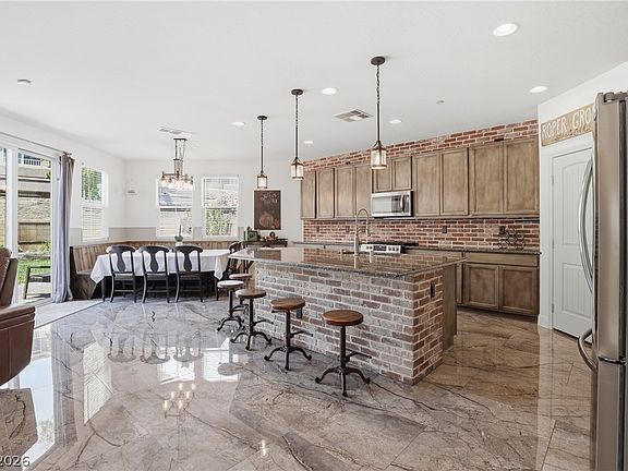 5th image of 717 Coastal Lagoon St