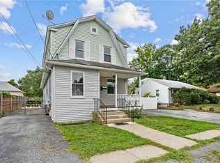 421 Elm St, Warwick, RI 02888