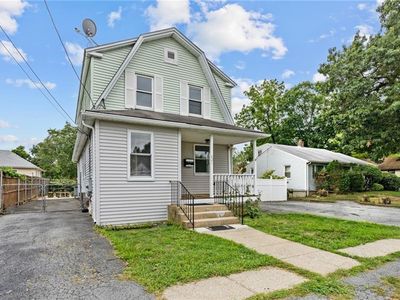 421 Elm St, Warwick, RI, 02888