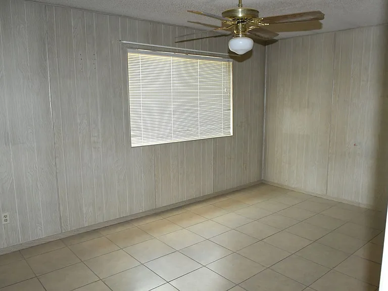 3165 W Altadena Ave — Photo 8