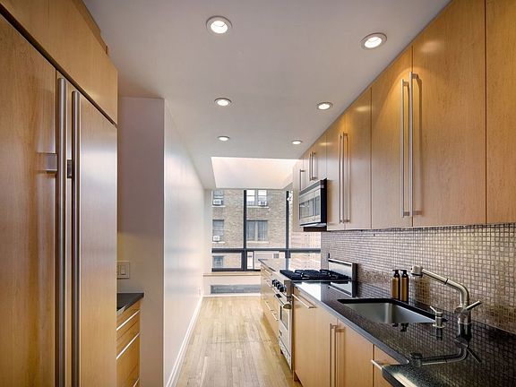 4th image of 250 W 88th St APT 803