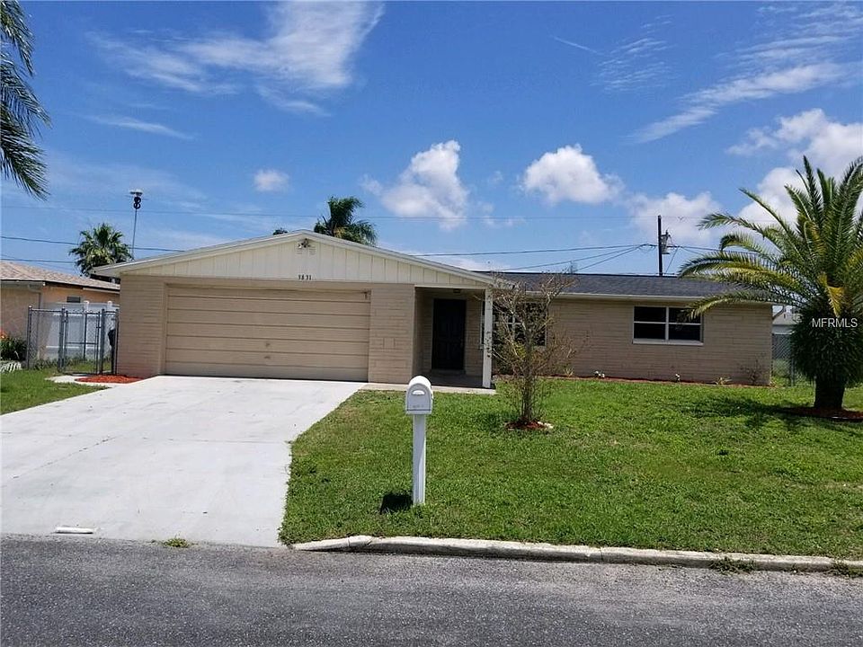 1st image of 3831 Beechwood Dr