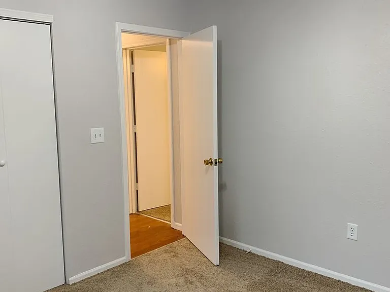 4404 Wabash Ave — Photo 14