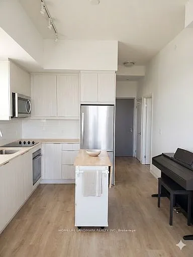 36 Manor Rd E #312 — Photo 4