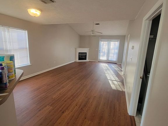 2nd image of 920 Cammaron Way