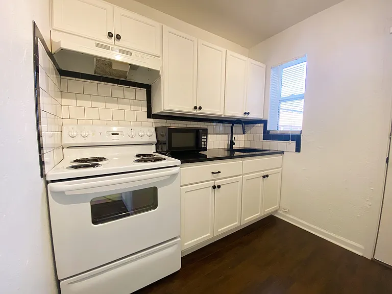 1714 N Lindsay Ave #4 — Photo 4
