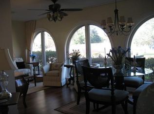100 S Tremain St APT D2, Mount Dora, FL 32757