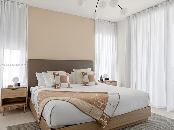 5th image of 159 NE 6th St #3615