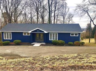 824 E Country Club Rd, Mount Airy, NC 27030