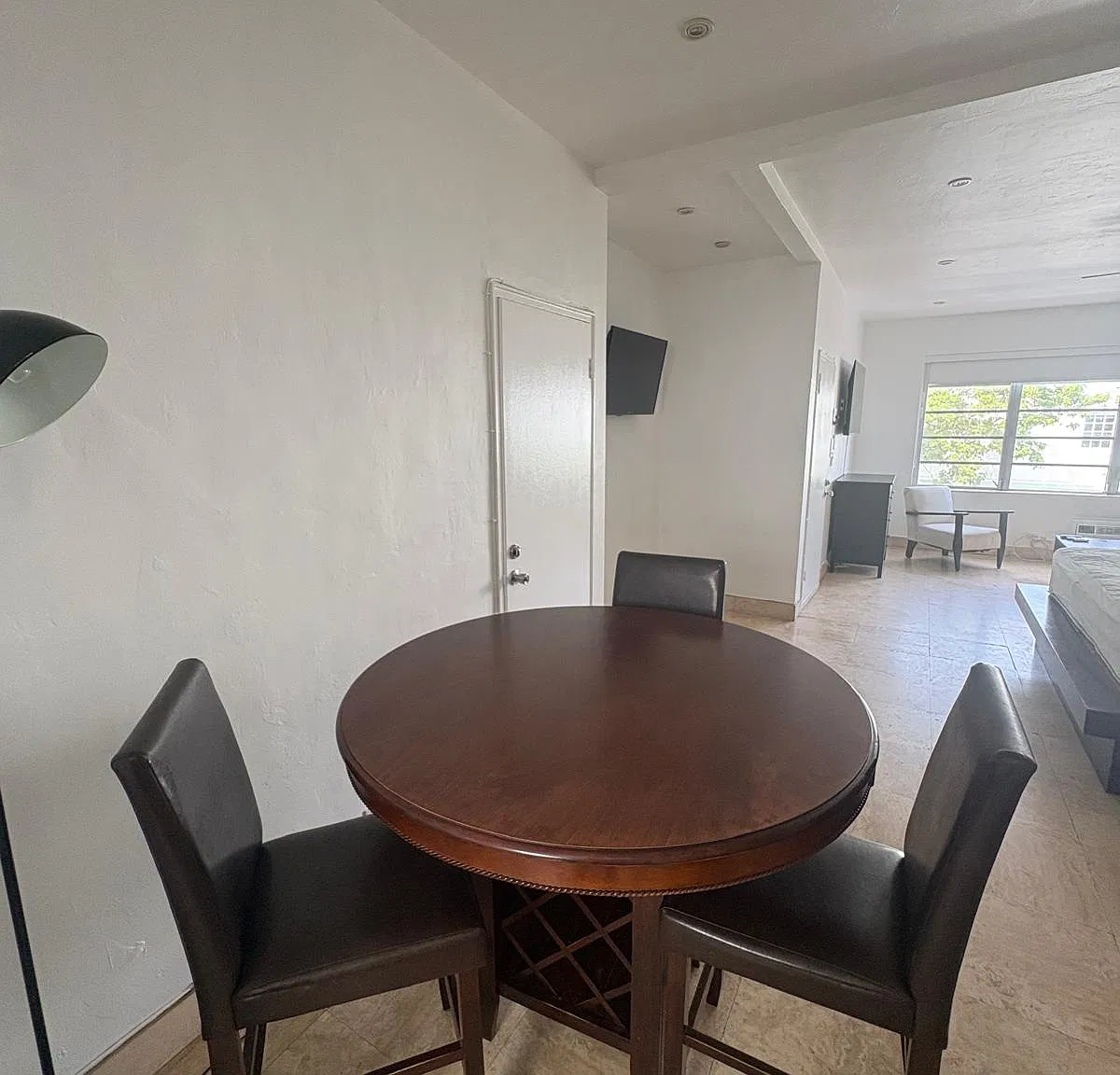 Studio, 520 sqft, $1,800 — Photo 2