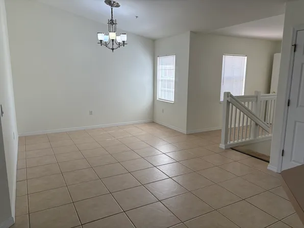 1400 Tiffany Ln APT 2404, Naples, FL 34105