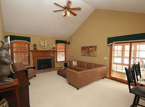 5th image of 55 Germaine Pl