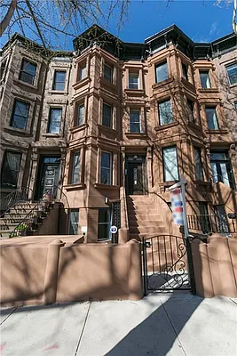 Rented by Remax Real Estate Professionals | media 19