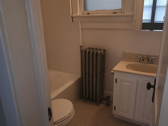 5th image of 531 Wells Ave NW #7