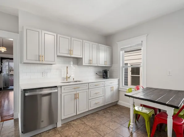 65 Beaumont St #3, Dorchester, MA 02124