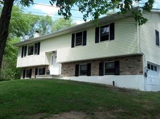 17 Park View Dr, Clinton Corners, NY 12514