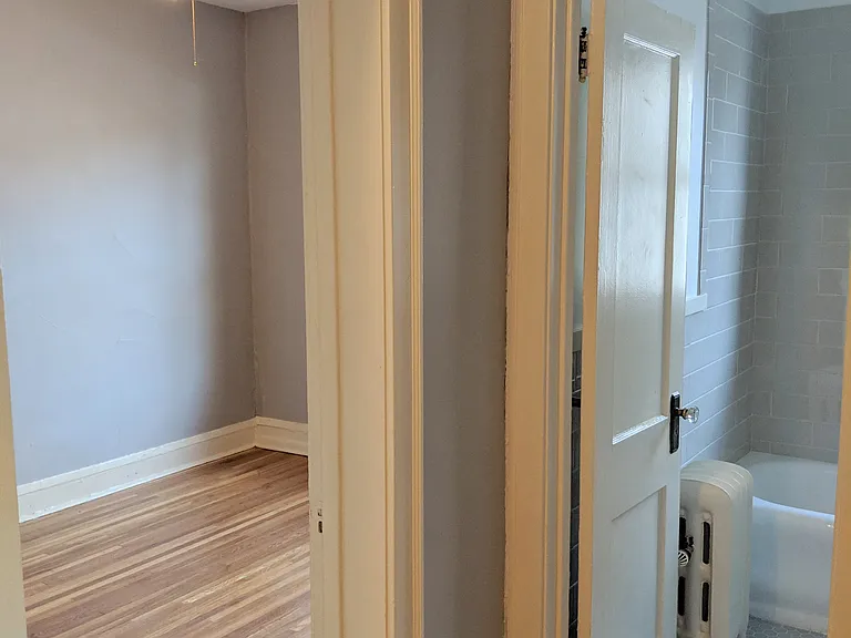 2338 Marshall Apartments — Photo 28