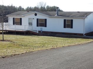 128 Smith Landing Rd, Mount Airy, NC 27030