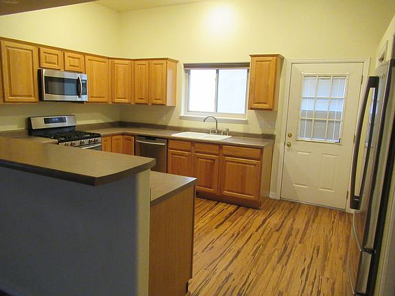 3rd image of 3751 Scott Ln